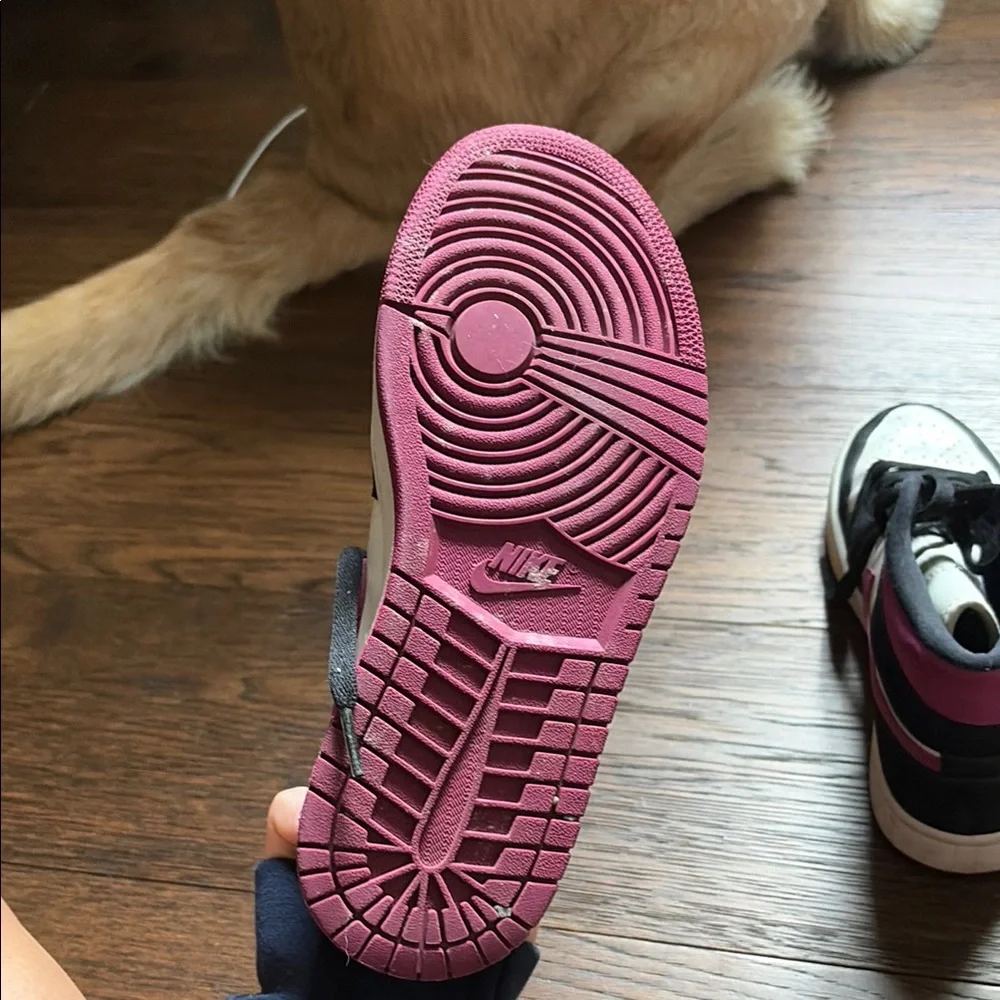 Jordan 1 Mid Women's Sneakers - Magenta/Black/White - Picture 6 of 8